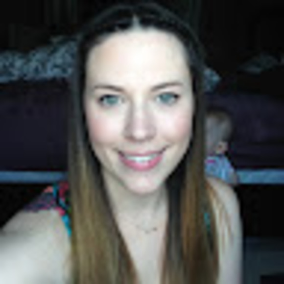 Meet your Posher, Britney - Picture 1 of 1